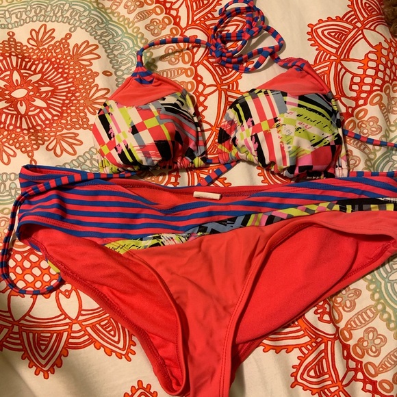Xhilaration Other - xhilaration bathing suit